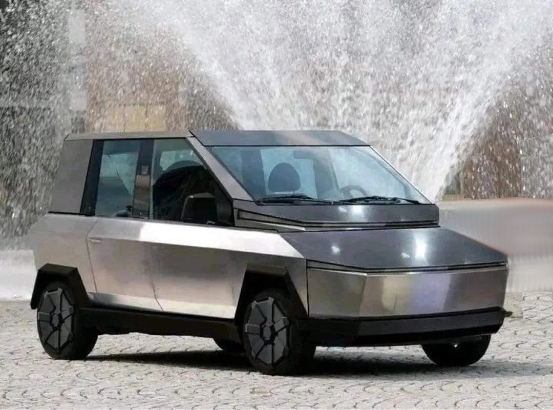 Tesla Cybertruck im Multipla-Format