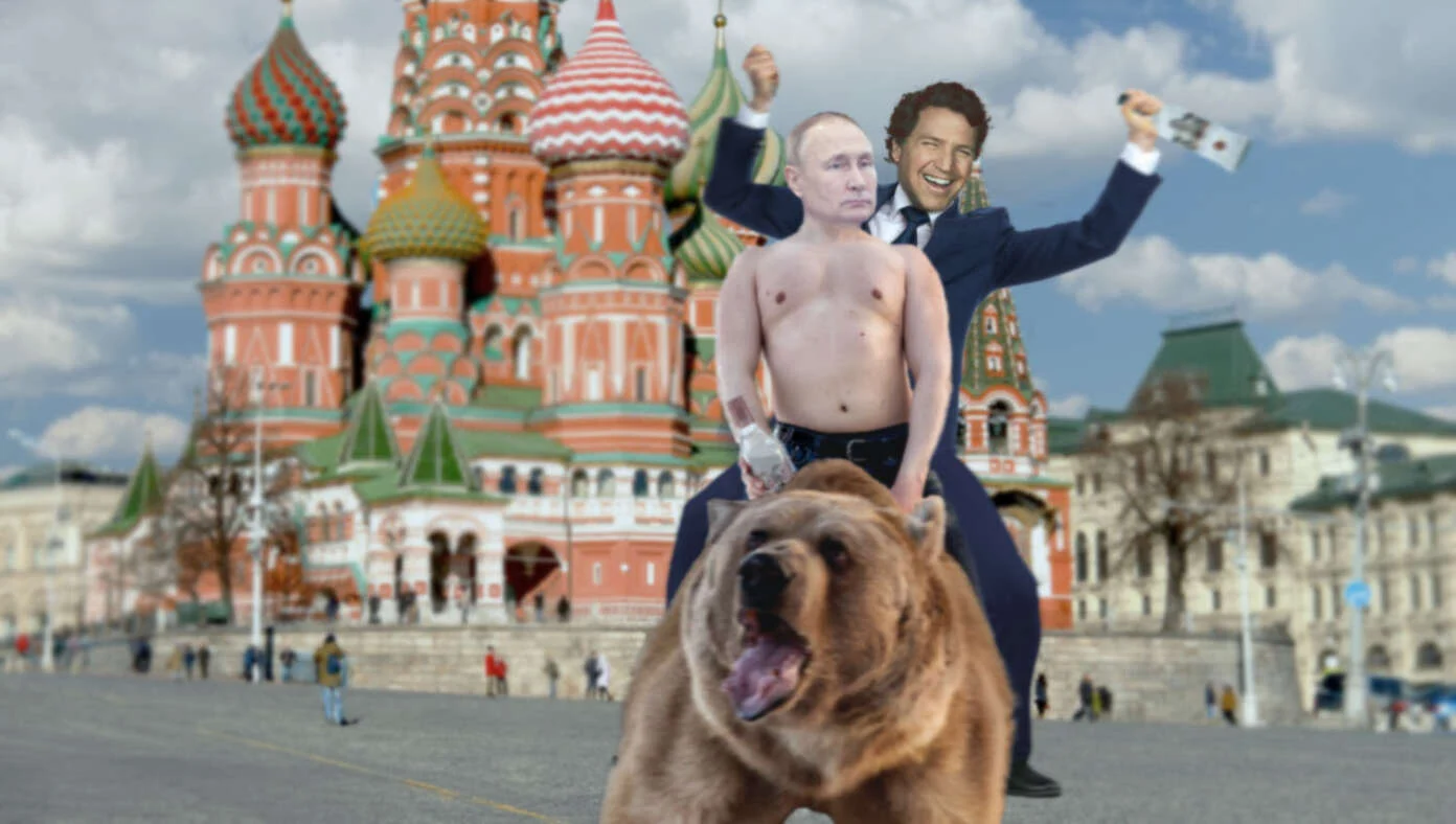 Tucker Carlson und Wladimir Putin auf Bären am roten Platz